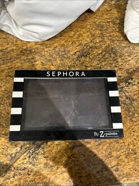 Sephora Black and White Striped Magnetic Z Palette